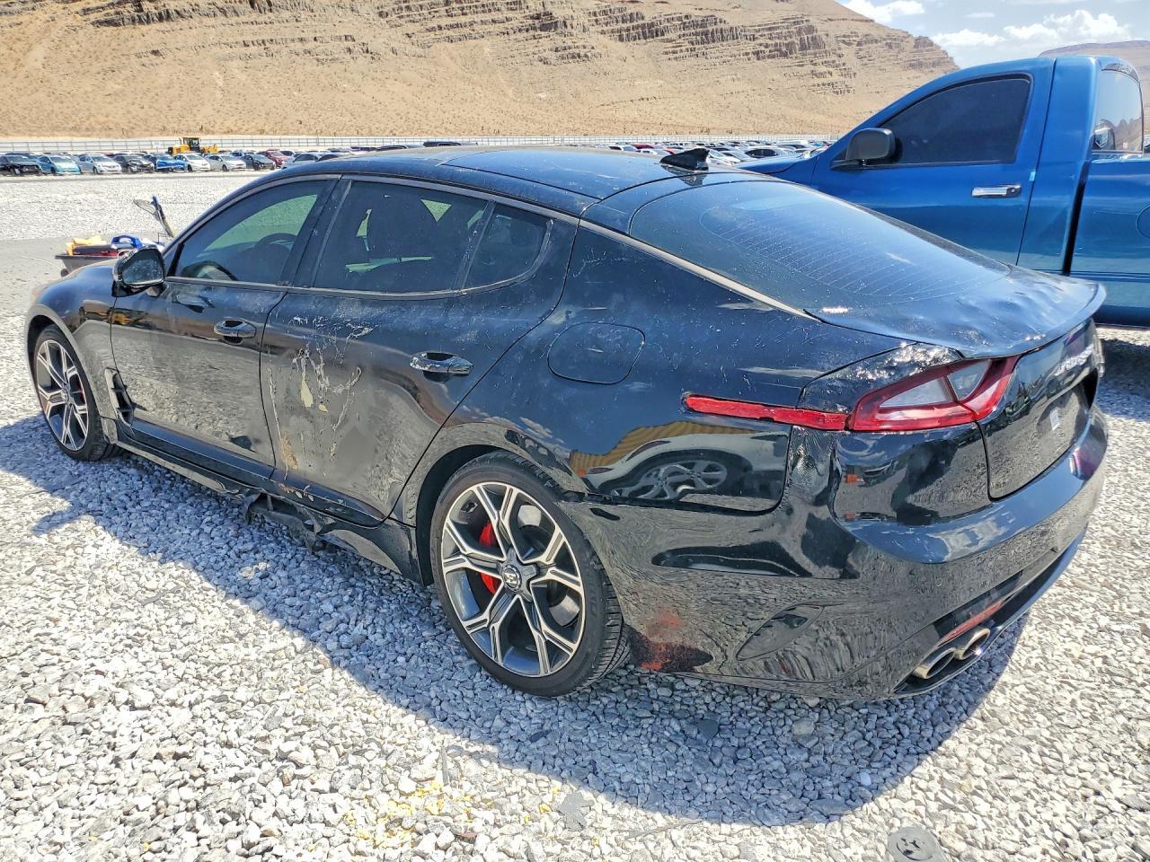 2021 KIA STINGER GT — Фото 2 из 12