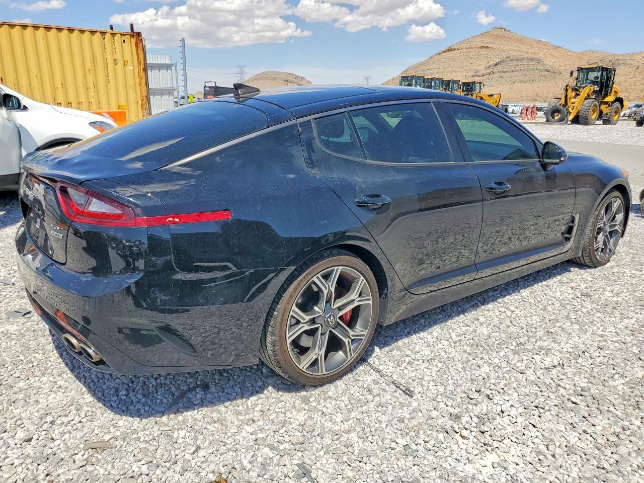 2021 KIA STINGER GT — Фото 3 из 12