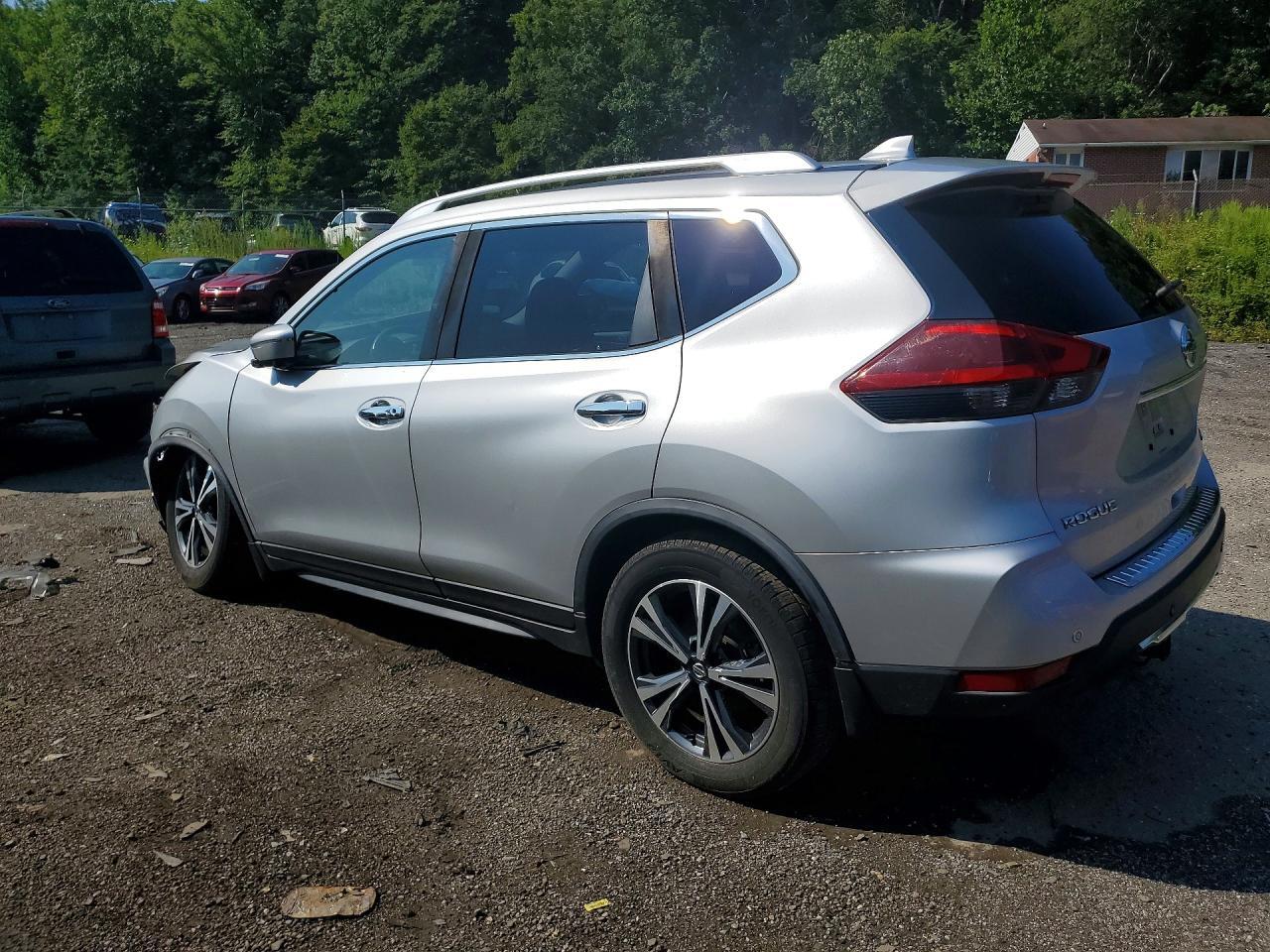 2020 NISSAN ROGUE SV — Фото 2 из 13