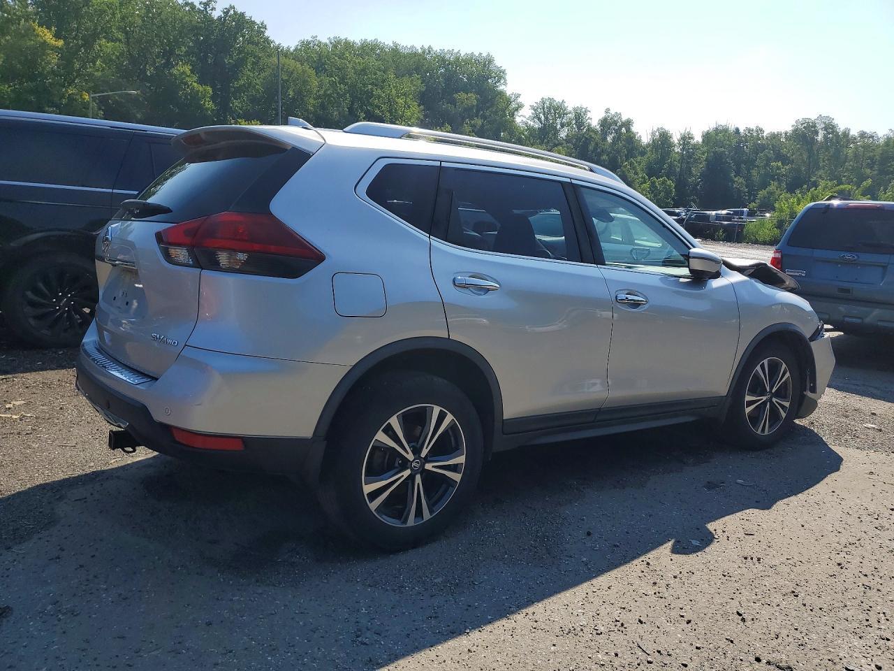 2020 NISSAN ROGUE SV — Фото 3 из 13