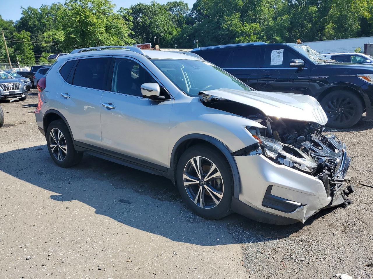 2020 NISSAN ROGUE SV — Фото 4 из 13