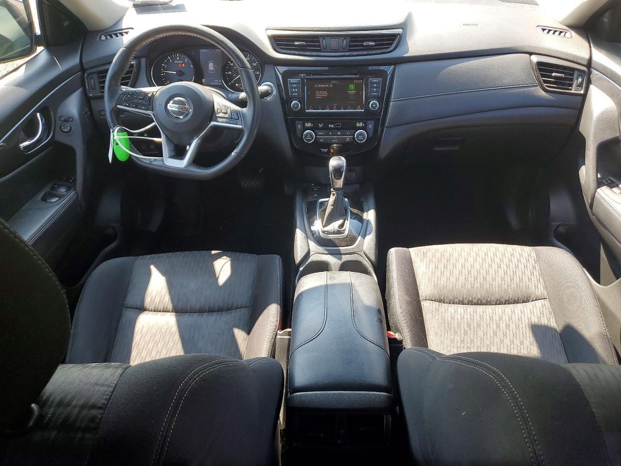 2020 NISSAN ROGUE SV — Фото 8 из 13