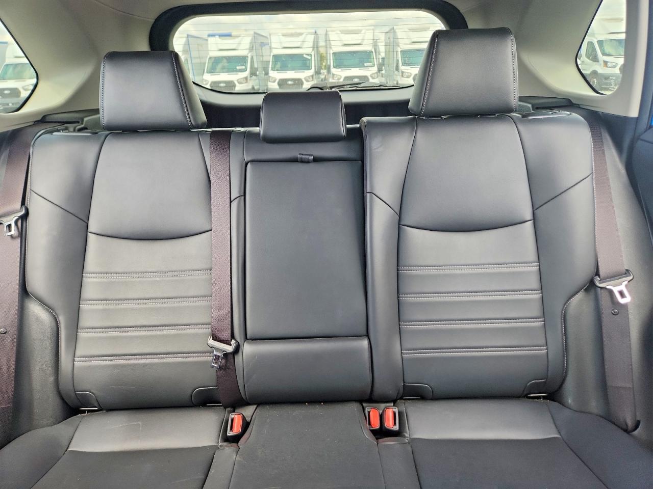 2019 TOYOTA RAV4 XLE PREMIUM — Фото 10 из 14