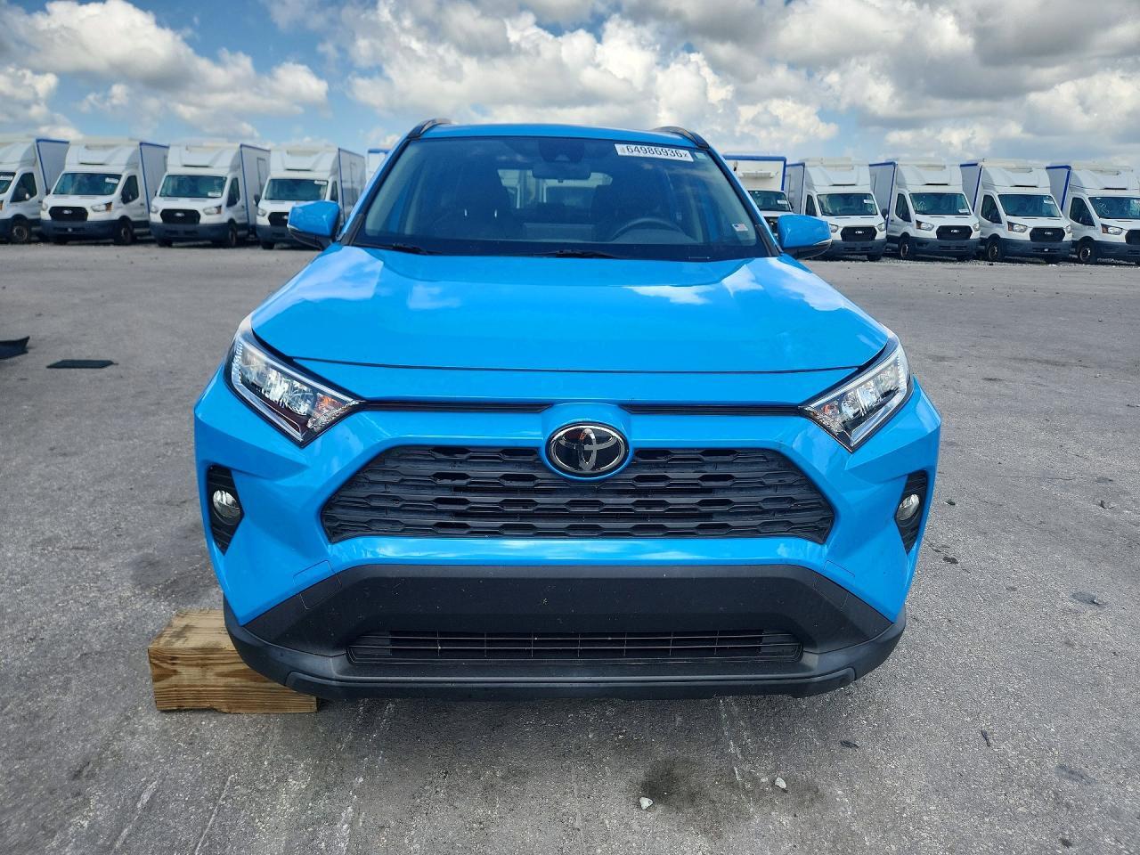2019 TOYOTA RAV4 XLE PREMIUM — Фото 5 из 14