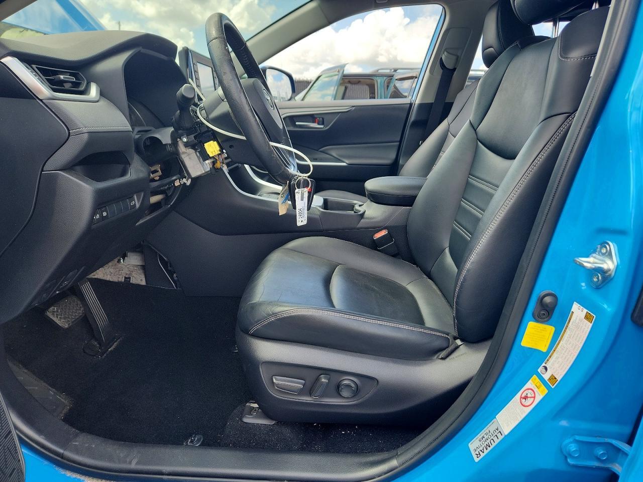2019 TOYOTA RAV4 XLE PREMIUM — Фото 7 из 14