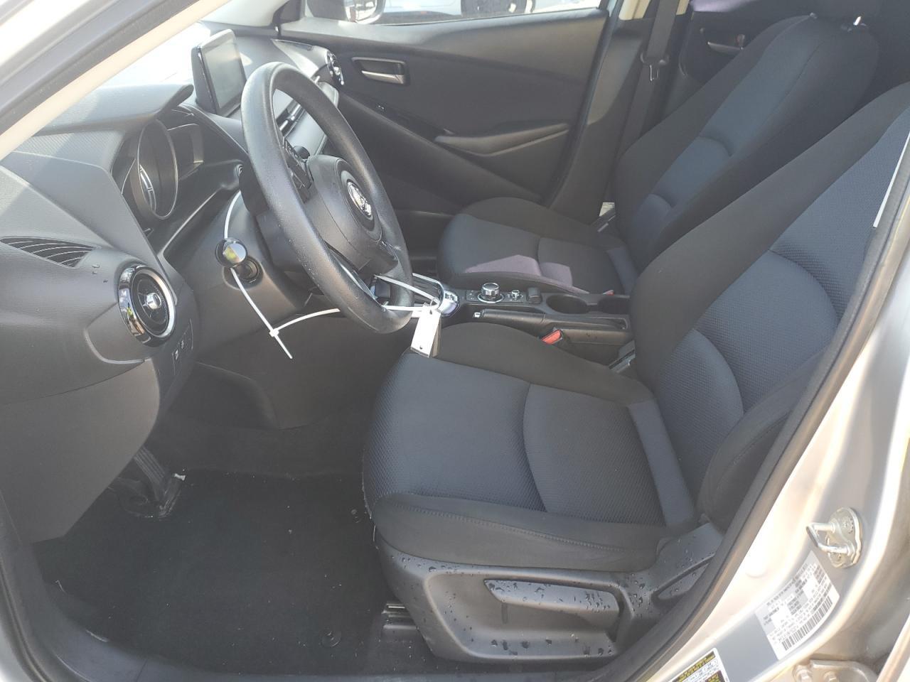2019 TOYOTA YARIS L — Фото 7 из 12