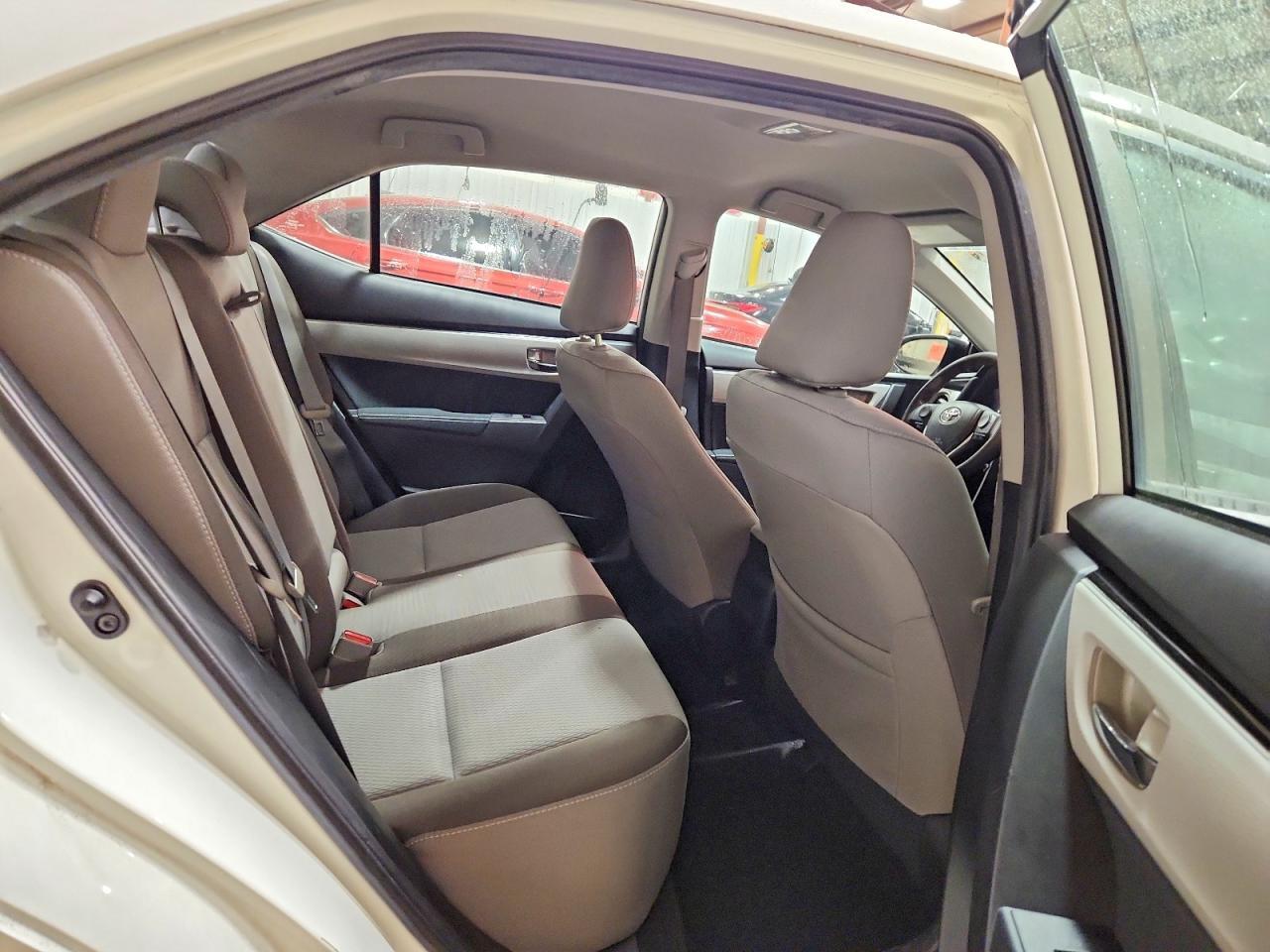 2018 TOYOTA COROLLA LE — Фото 10 из 13