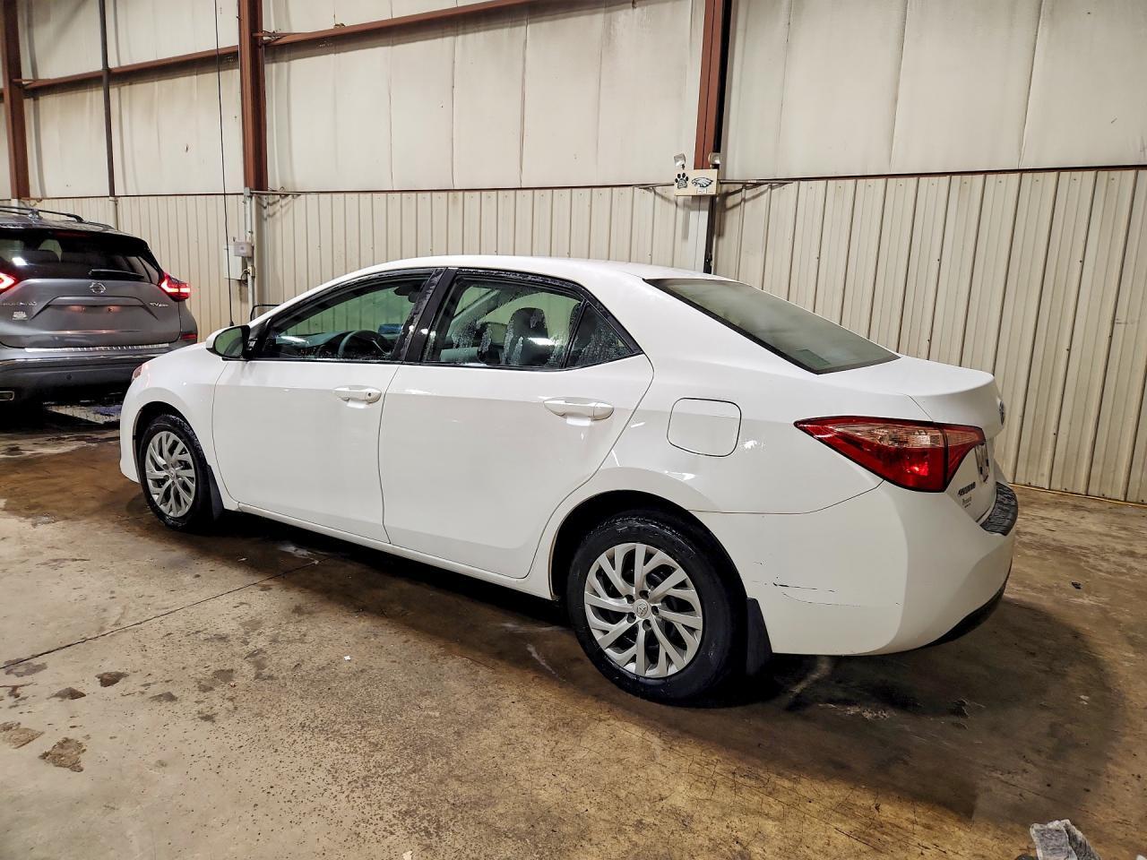 2018 TOYOTA COROLLA LE — Фото 2 из 13
