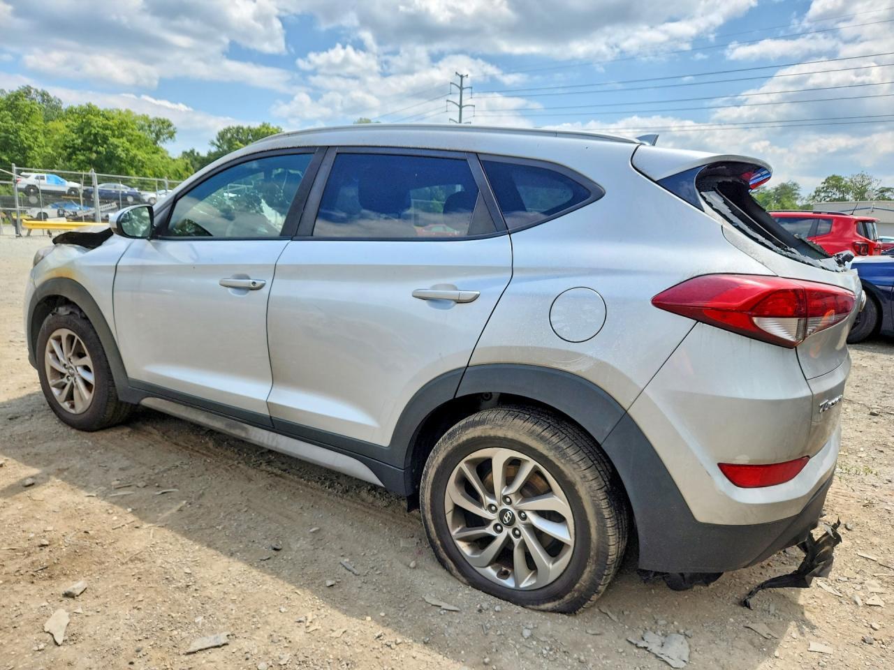 KM8J3CA48JU649405 2018 HYUNDAI TUCSON photo no. 2