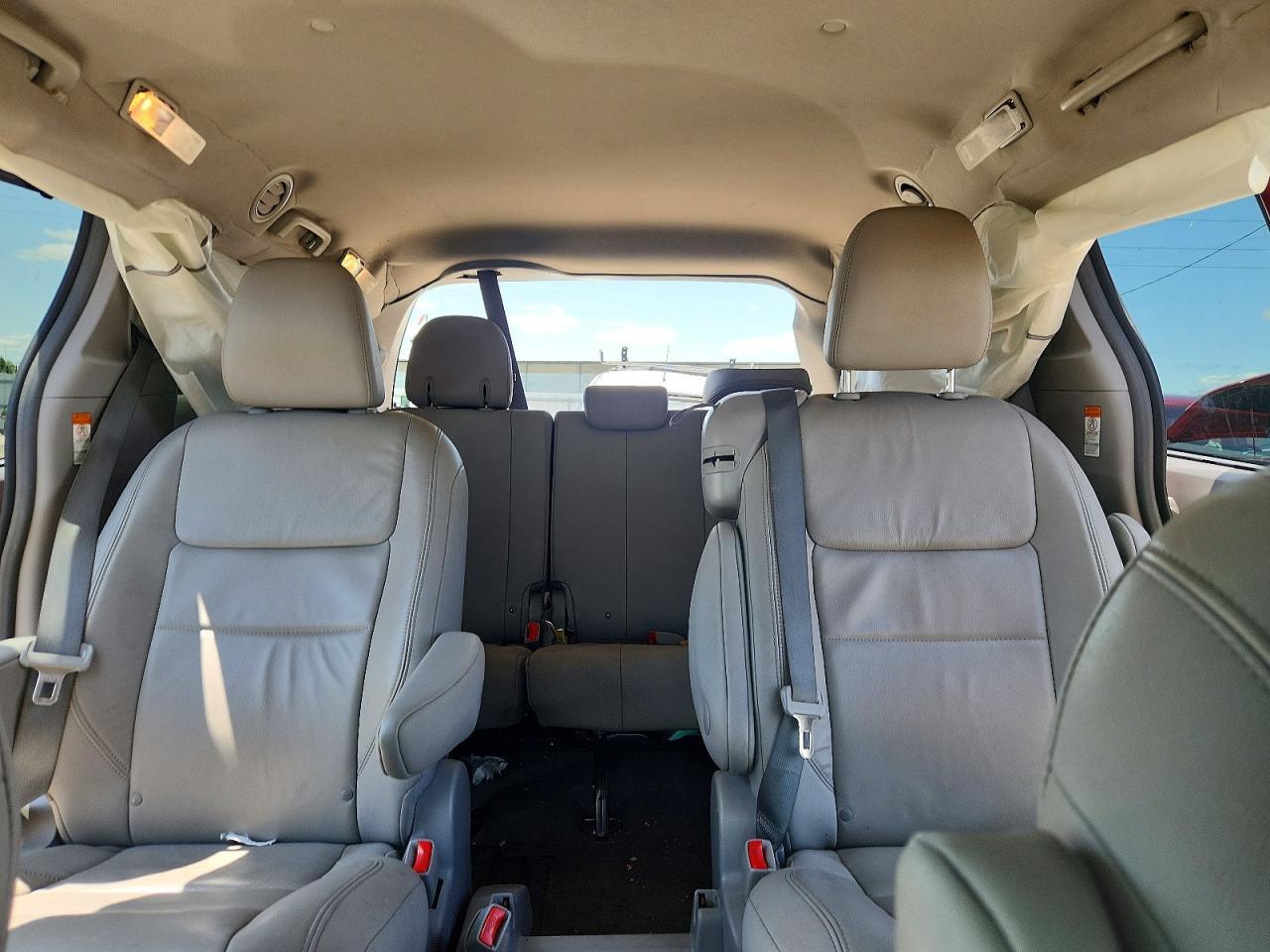 2018 TOYOTA SIENNA XLE 8-PASSENGER — Фото 10 из 13