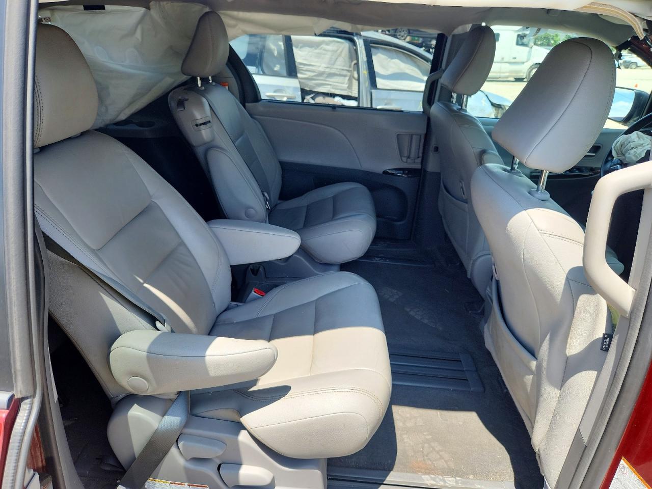 2018 TOYOTA SIENNA XLE 8-PASSENGER — Фото 11 из 13