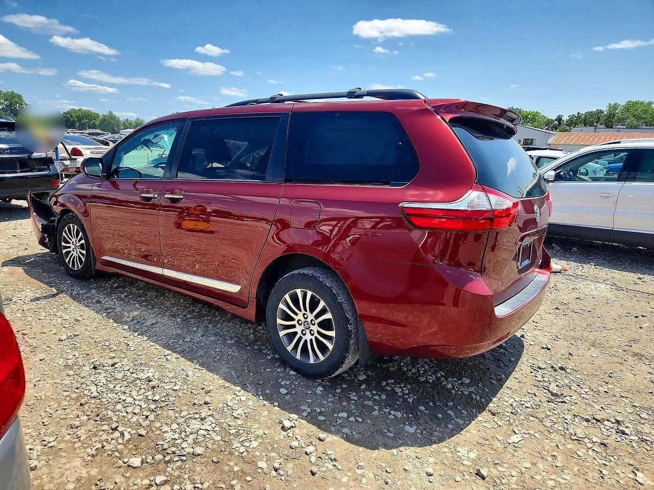 2018 TOYOTA SIENNA XLE 8-PASSENGER — Фото 2 из 13