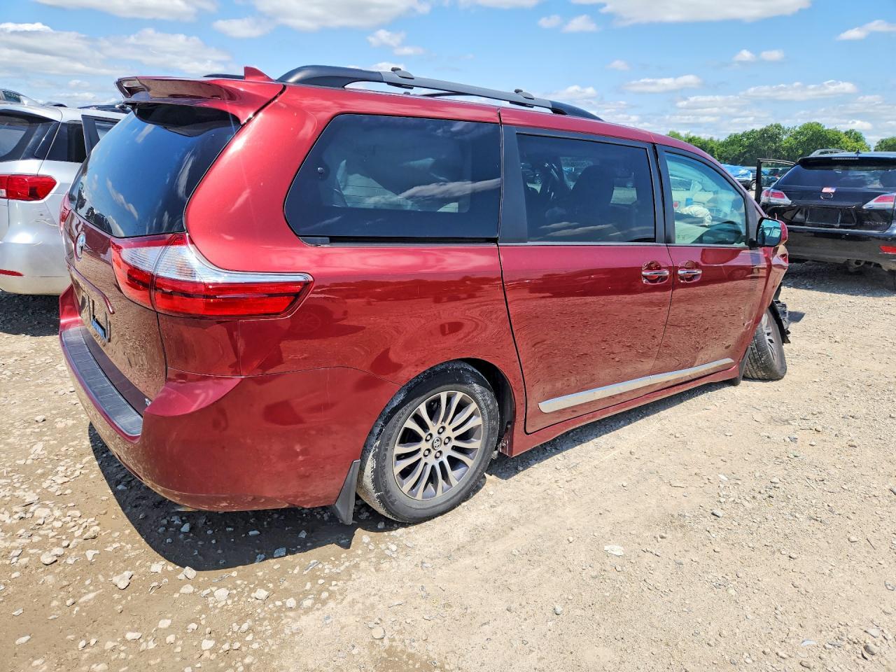 2018 TOYOTA SIENNA XLE 8-PASSENGER — Фото 3 из 13