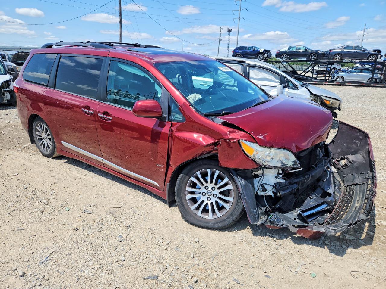 2018 TOYOTA SIENNA XLE 8-PASSENGER — Фото 4 из 13