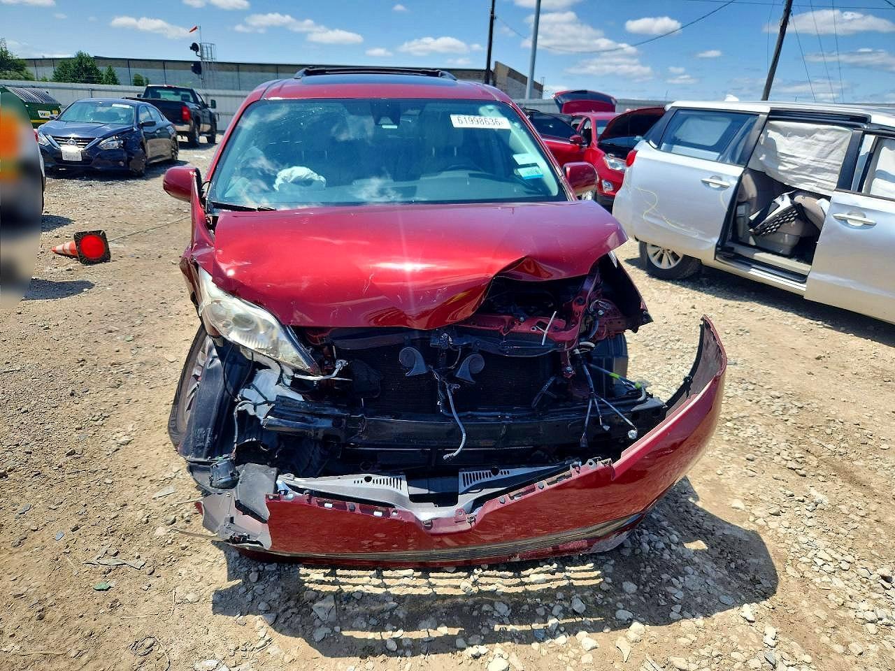 2018 TOYOTA SIENNA XLE 8-PASSENGER — Фото 5 из 13