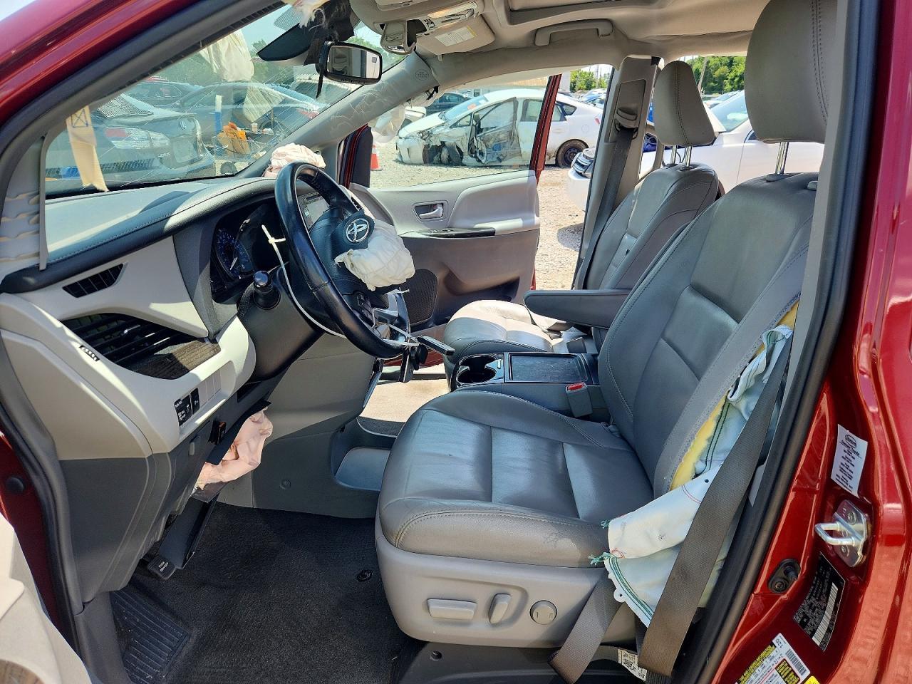 2018 TOYOTA SIENNA XLE 8-PASSENGER — Фото 7 из 13