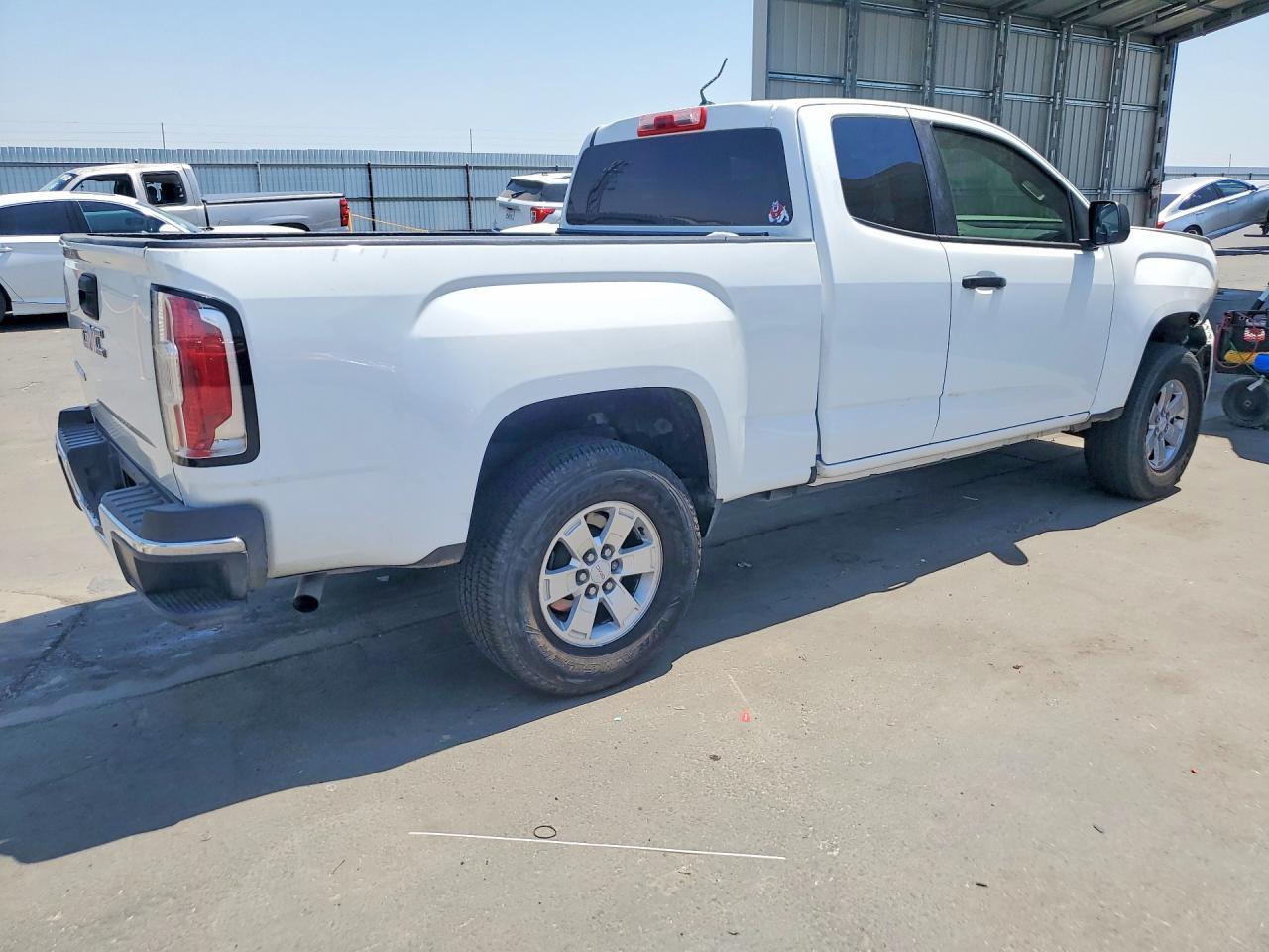 2018 GMC CANYON — Фото 3 из 12