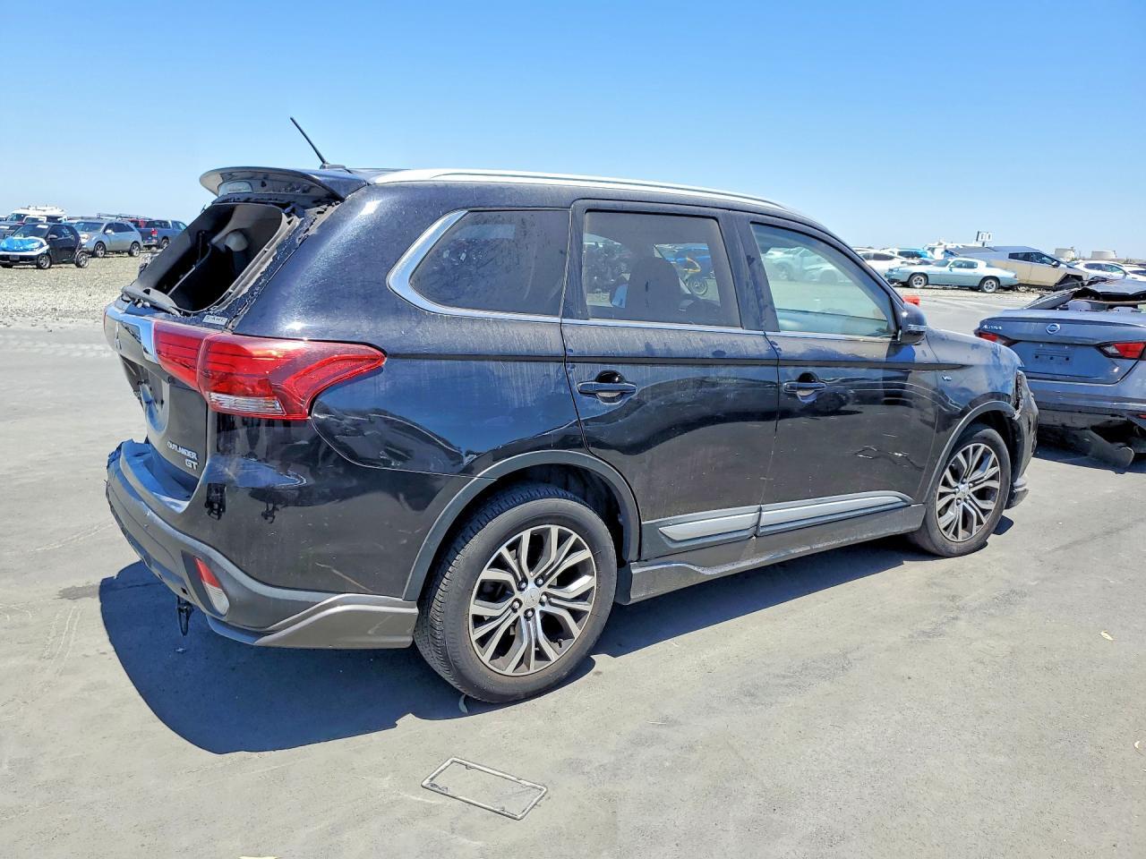2016 MITSUBISHI OUTLANDER GT — Фото 3 из 13