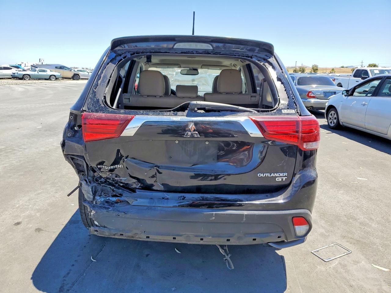 2016 MITSUBISHI OUTLANDER GT — Фото 6 из 13