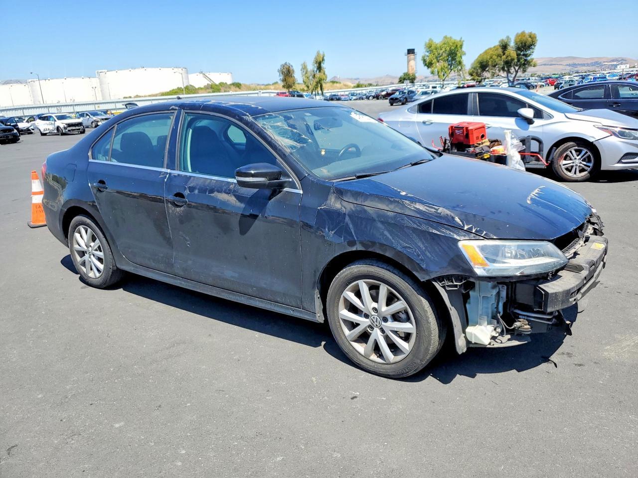 2013 VOLKSWAGEN JETTA SE — Фото 4 из 13