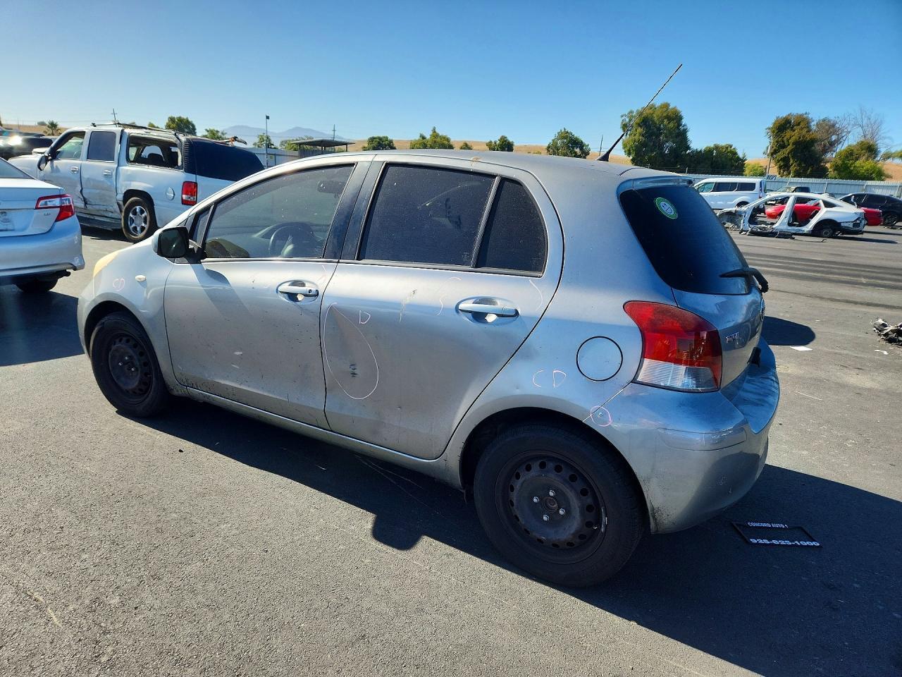 2010 TOYOTA YARIS BASE — Фото 2 из 12