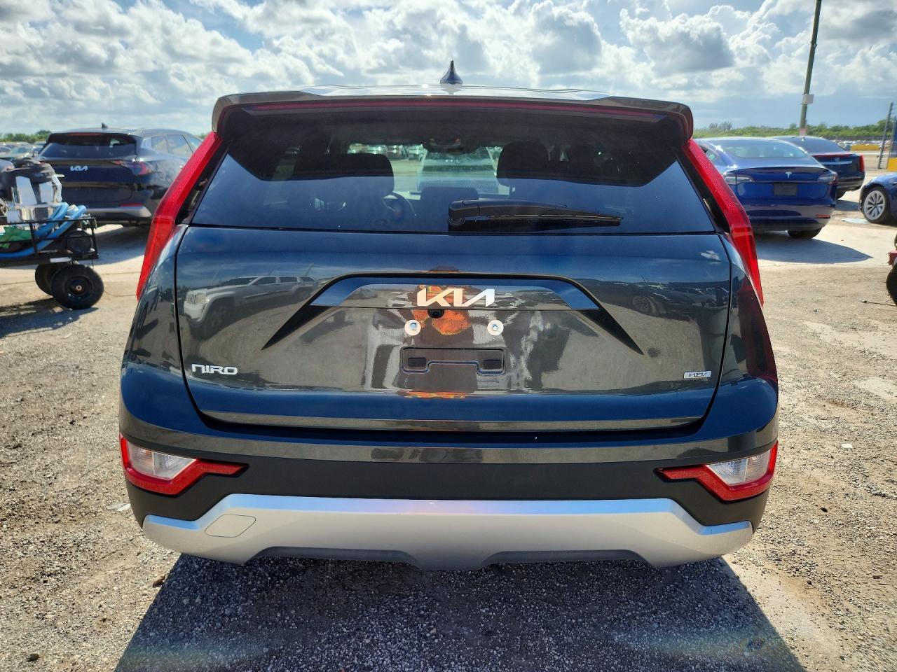 2026 KIA NIRO LX — Фото 6 из 12