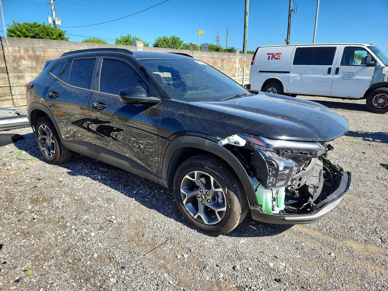 2026 CHEVROLET TRAX 1LT — Фото 4 из 13