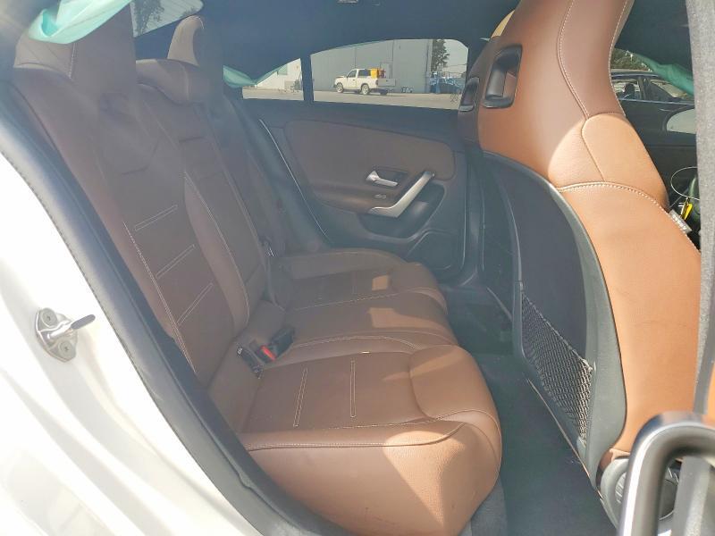 2022 MERCEDES-BENZ CLA 250 — Фото 10 из 14