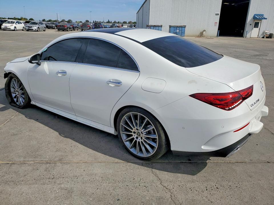 2022 MERCEDES-BENZ CLA 250 — Фото 2 из 14