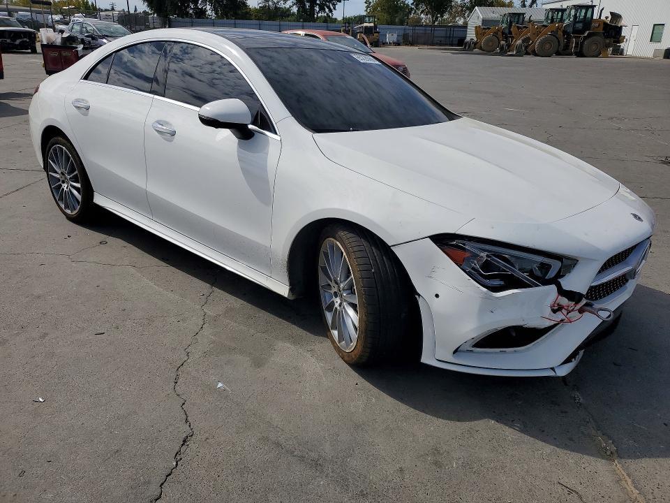2022 MERCEDES-BENZ CLA 250 — Фото 4 из 14