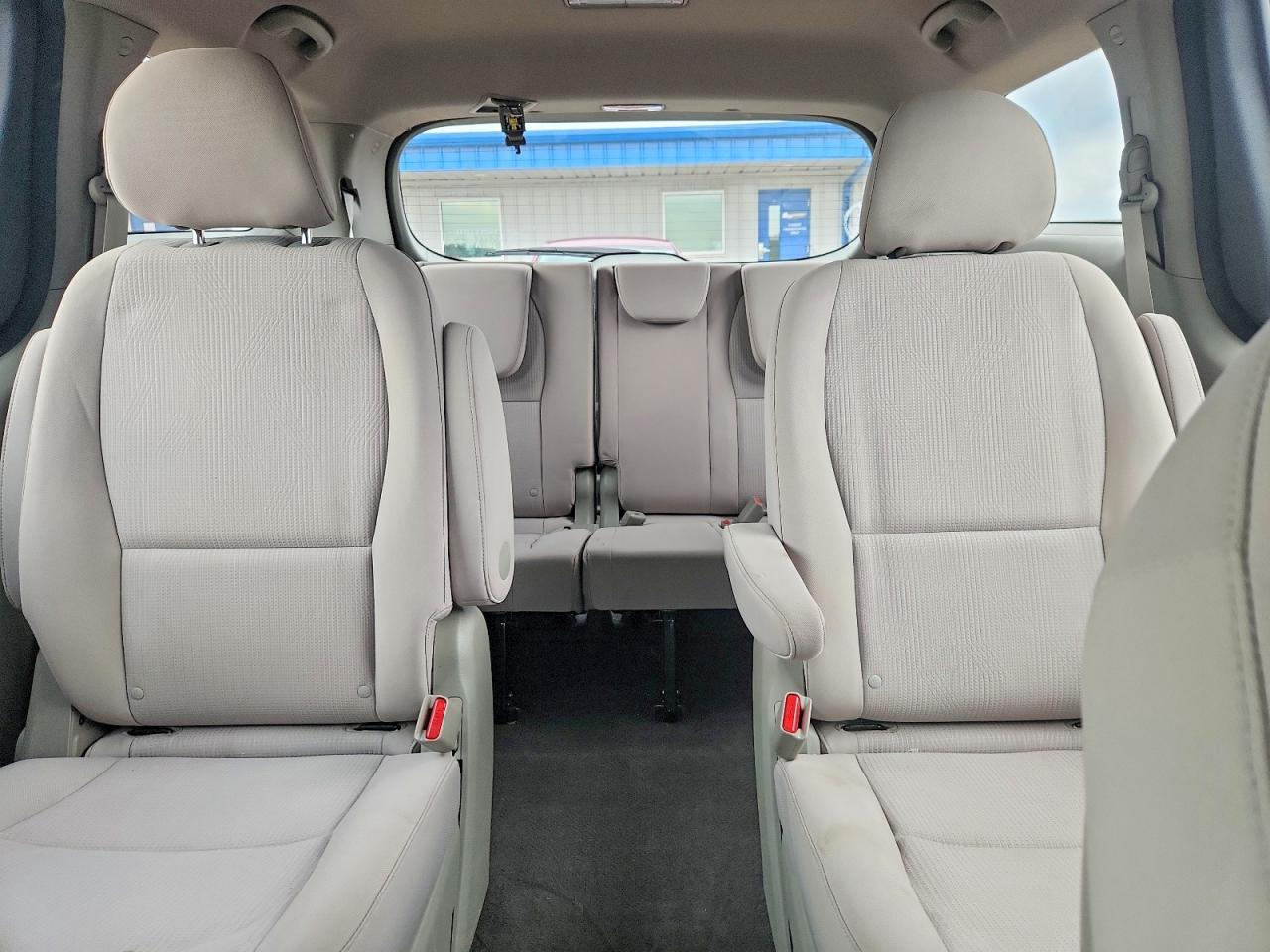 2019 KIA SEDONA L — Фото 10 из 13