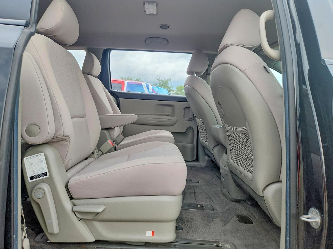 2019 KIA SEDONA L — Фото 11 из 13