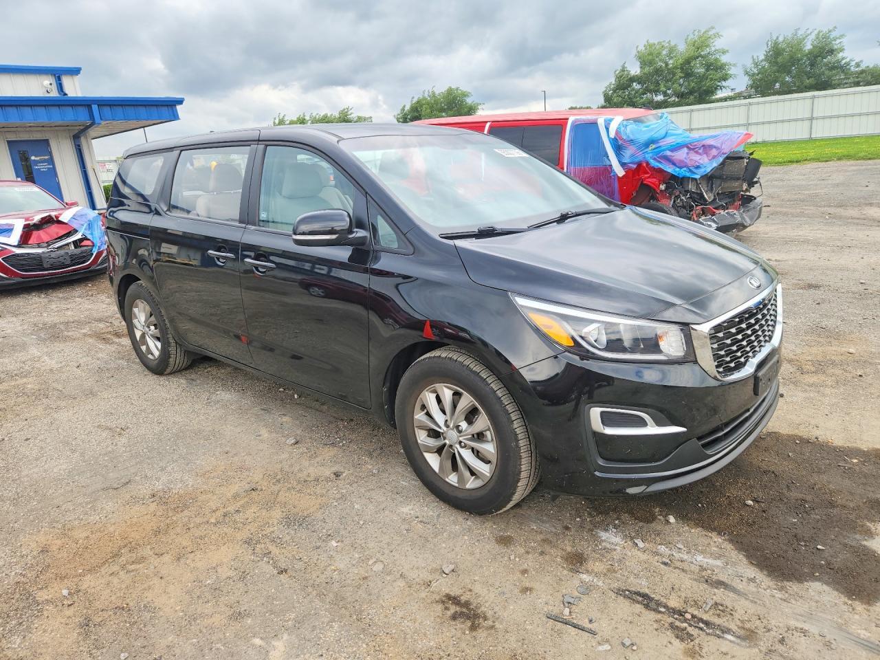2019 KIA SEDONA L — Фото 4 из 13