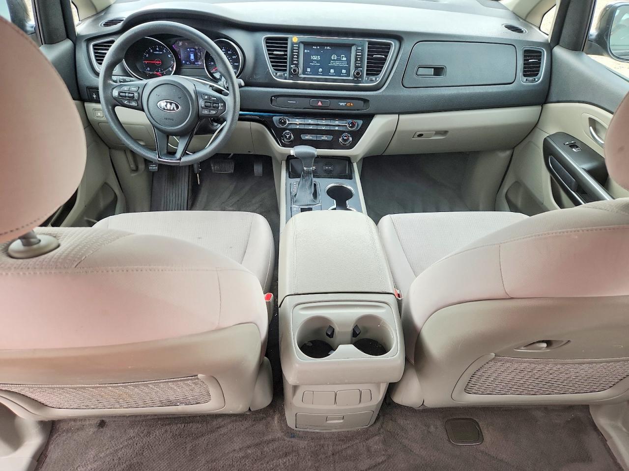 2019 KIA SEDONA L — Фото 8 из 13