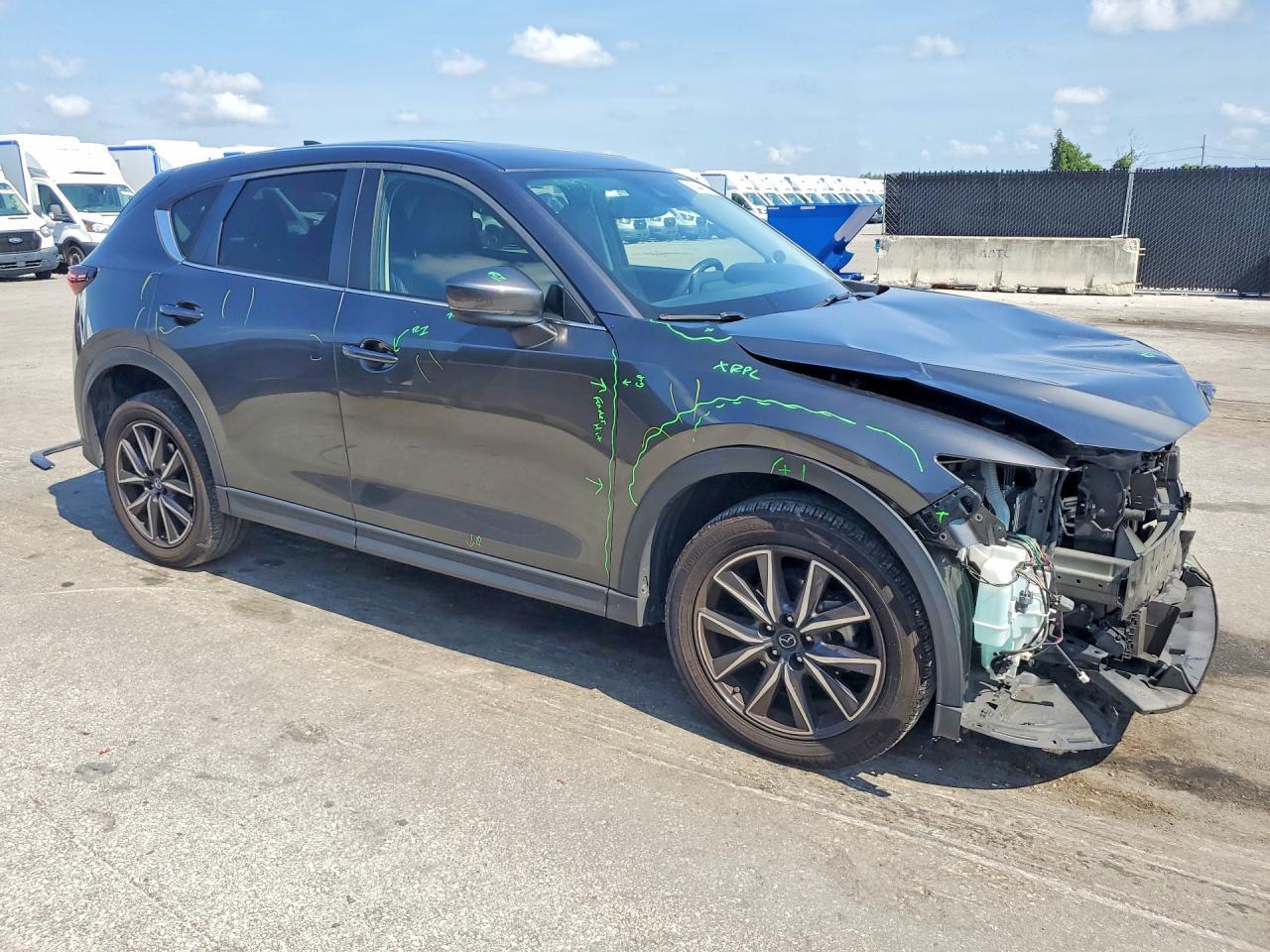2018 MAZDA CX-5 TOURING — Фото 4 из 14
