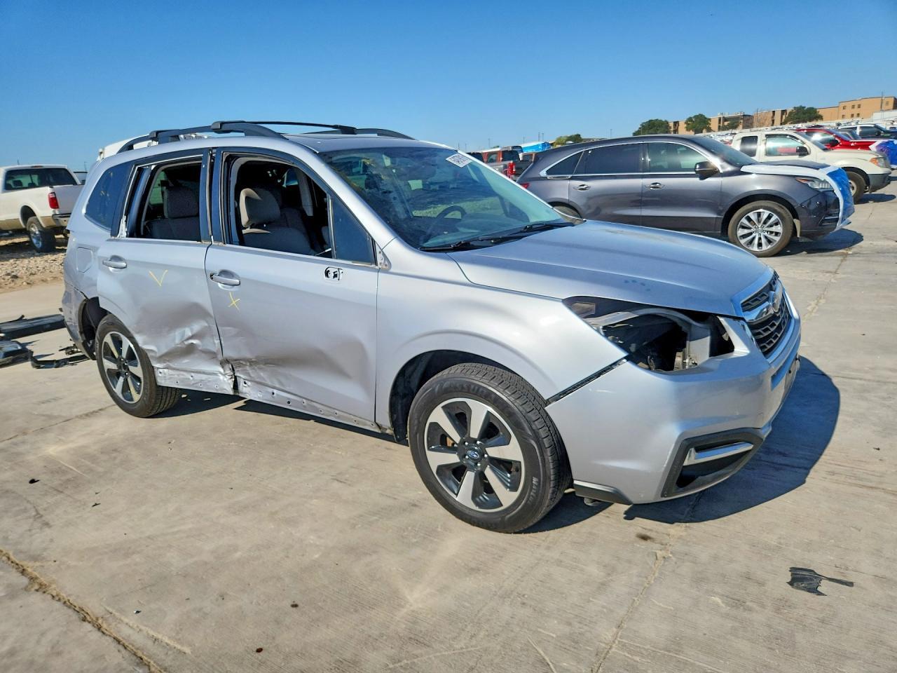JF2SJARC1HH803374 2017 SUBARU FORESTER photo no. 4