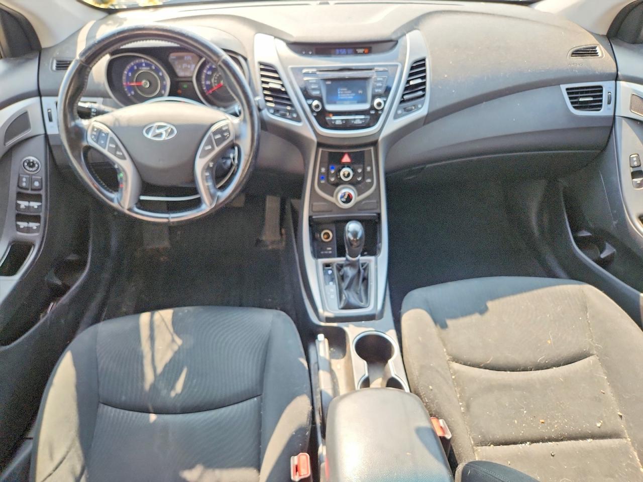2015 HYUNDAI ELANTRA SE — Фото 8 из 12
