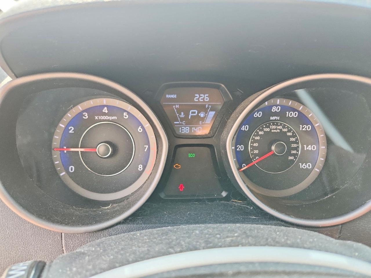 2015 HYUNDAI ELANTRA SE — Фото 9 из 12