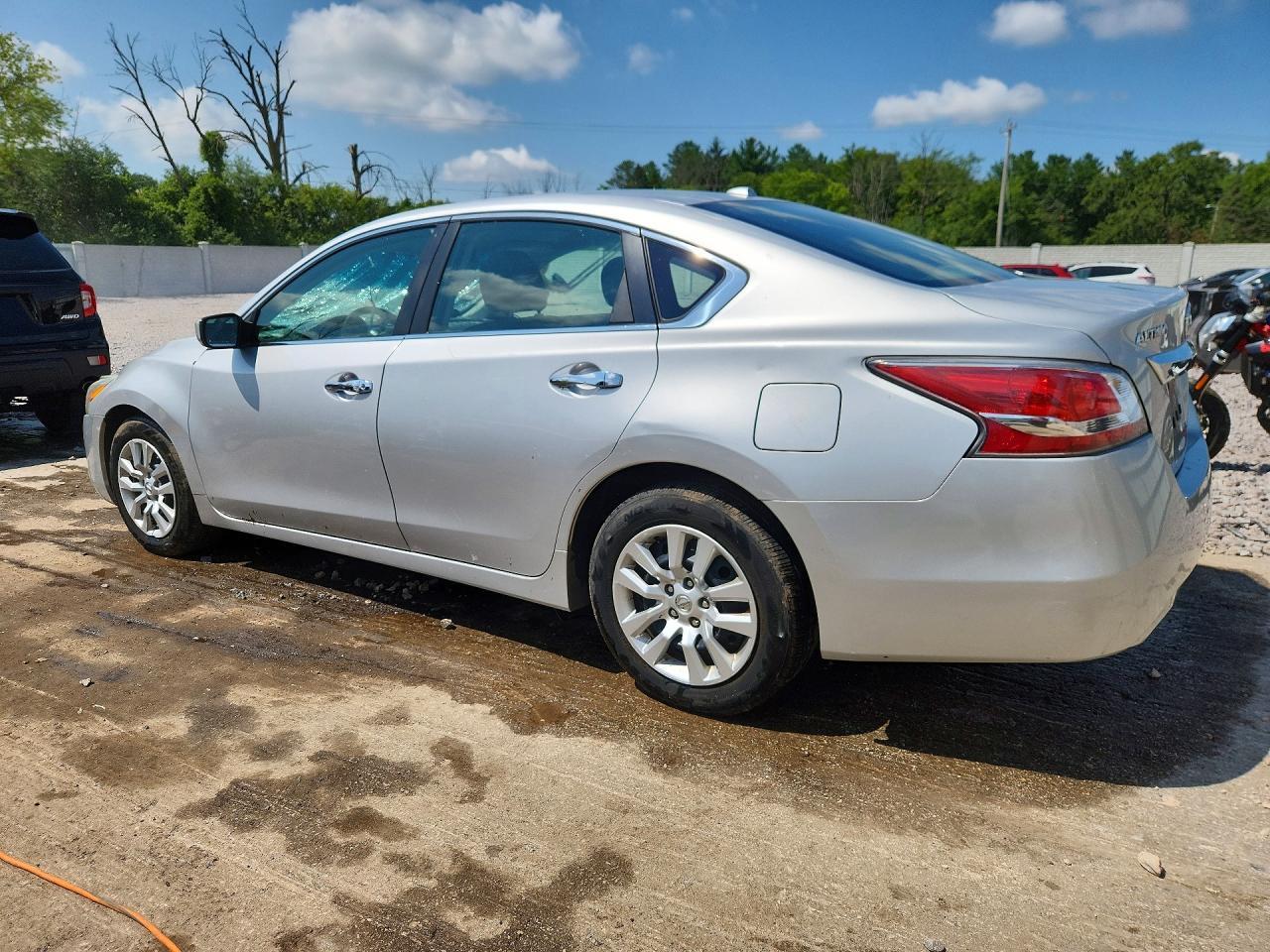 2015 NISSAN ALTIMA 2.5 S — Фото 2 из 12