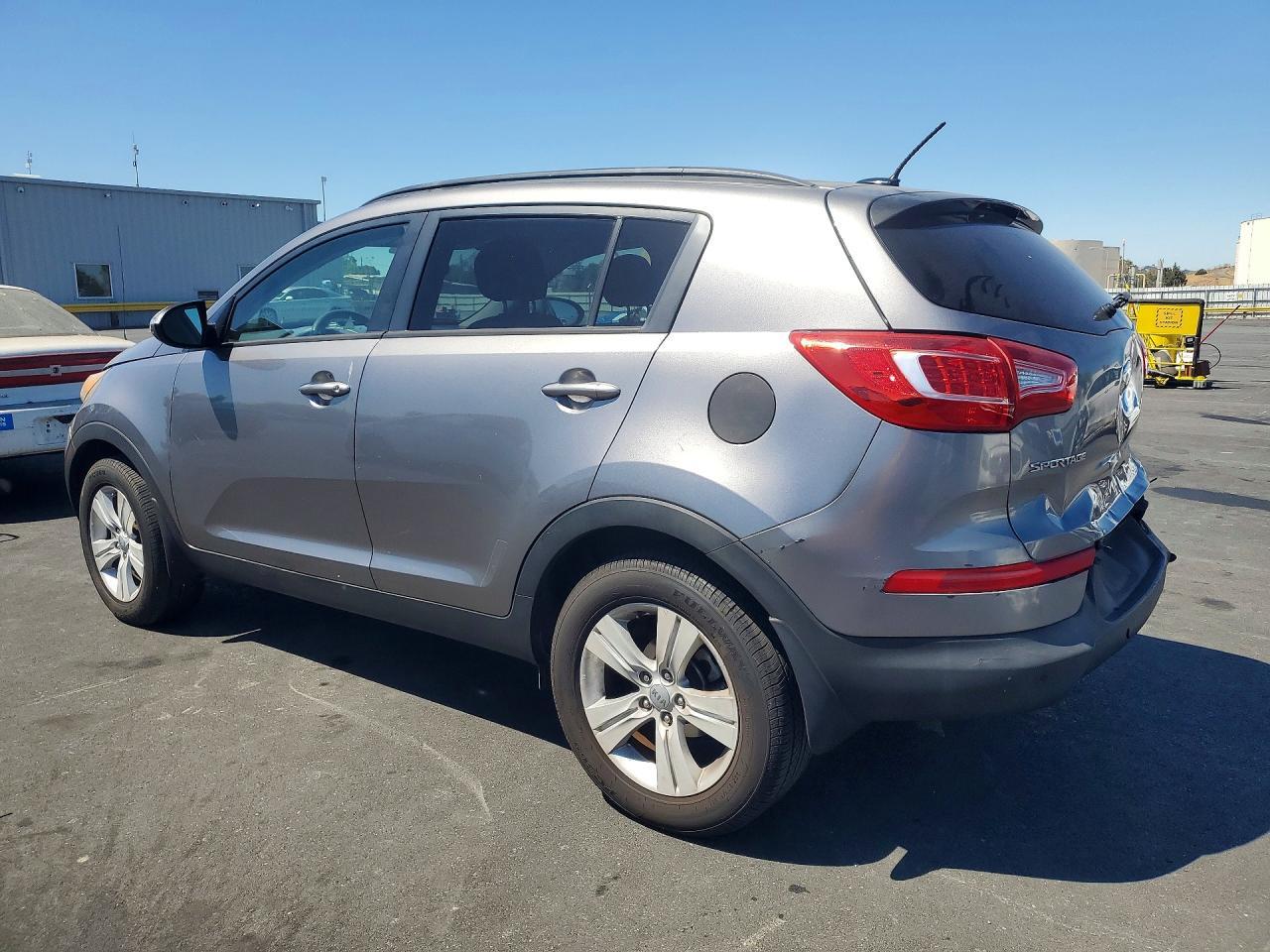KNDPB3A21D7516763 2013 KIA SPORTAGE photo no. 2