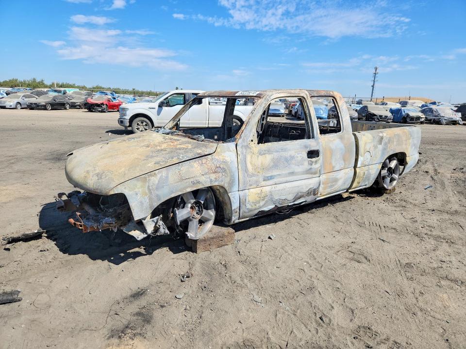 1999 CHEVROLET SILVERADO 2GCEC19T1X1252175