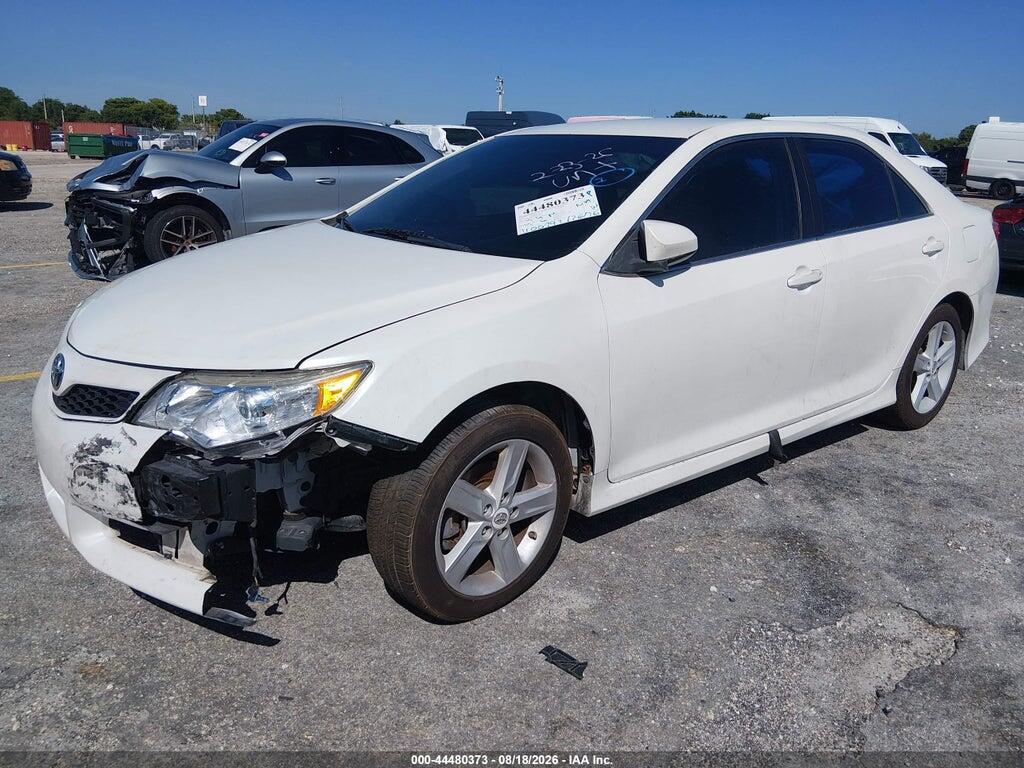 4T1BF1FK0EU816272 2014 TOYOTA CAMRY photo no. 2