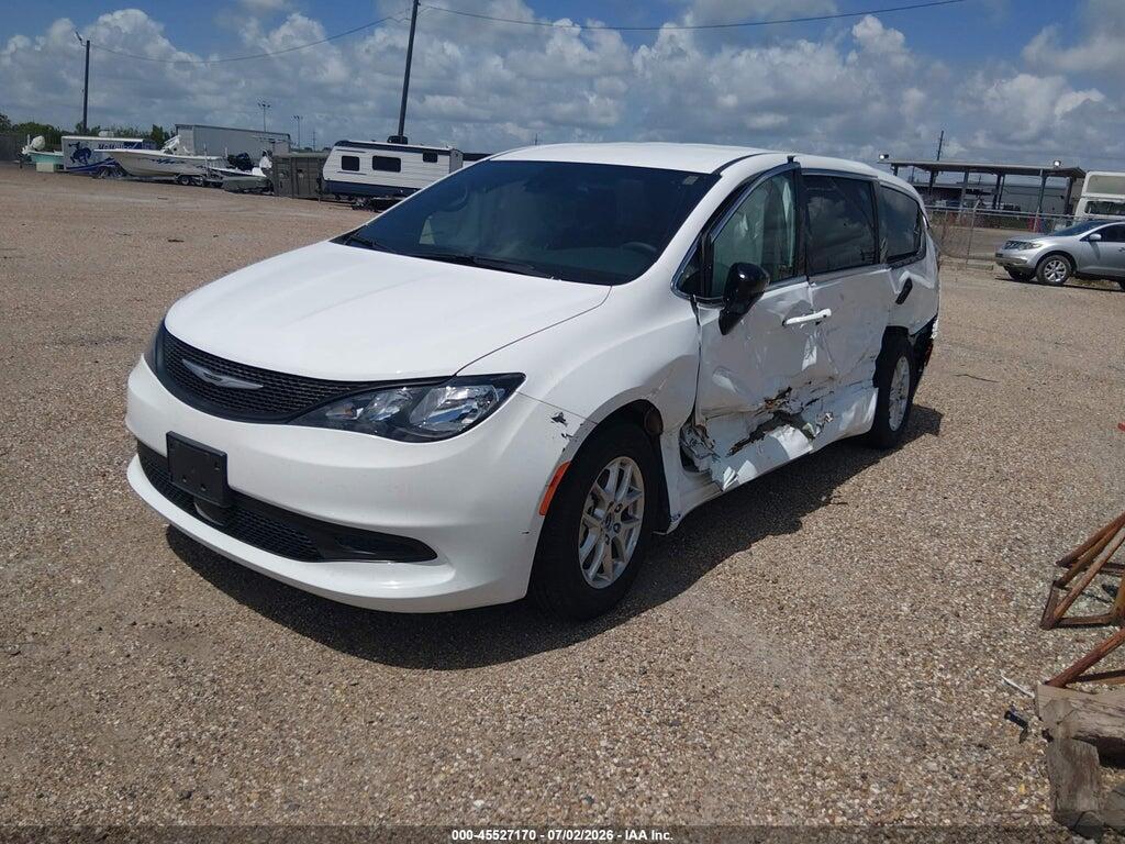 2C4RC1CG7TR161307 2026 CHRYSLER VOYAGER photo no. 2
