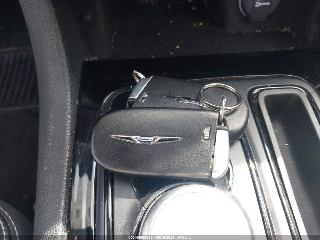 2C3CCAGG1JH267842 2018 CHRYSLER 300 photo no. 11