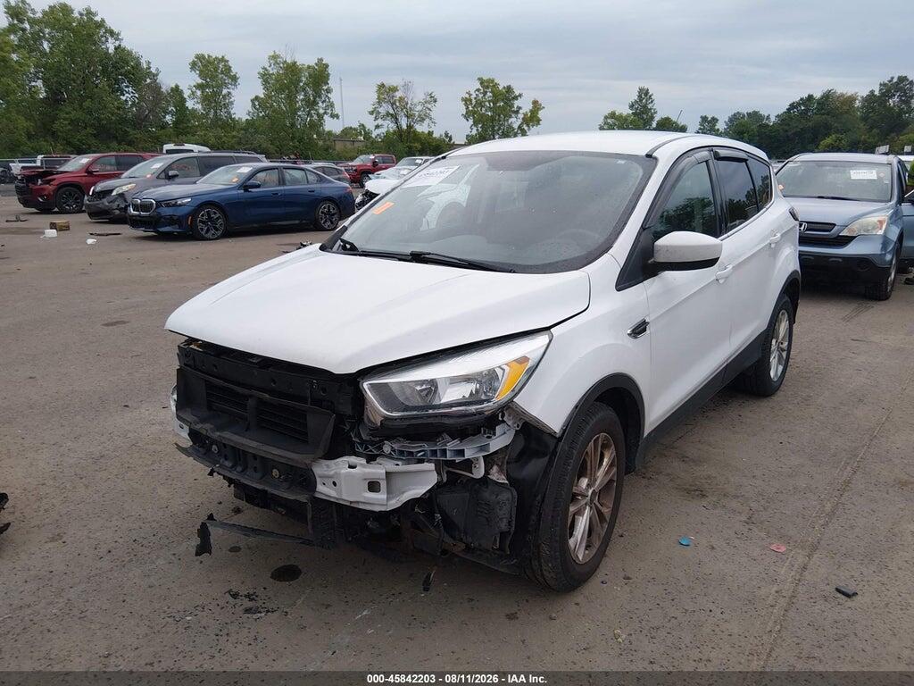 1FMCU0GD0HUC46055 2017 FORD ESCAPE photo no. 2