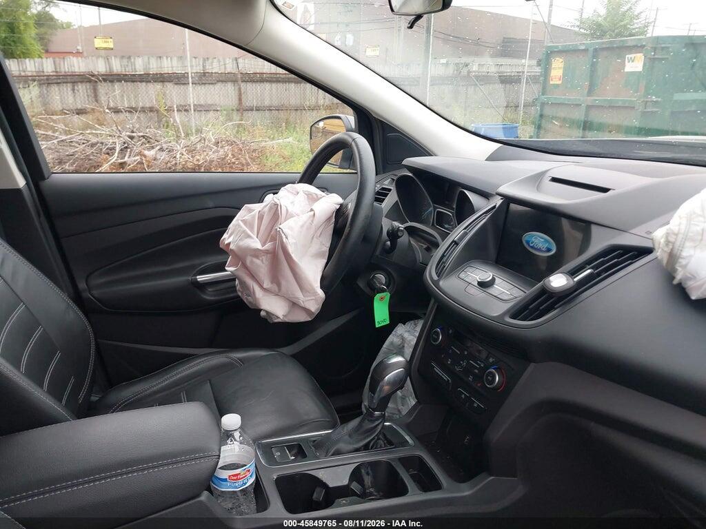 1FMCU9HD3JUA83040 2018 FORD ESCAPE photo no. 5