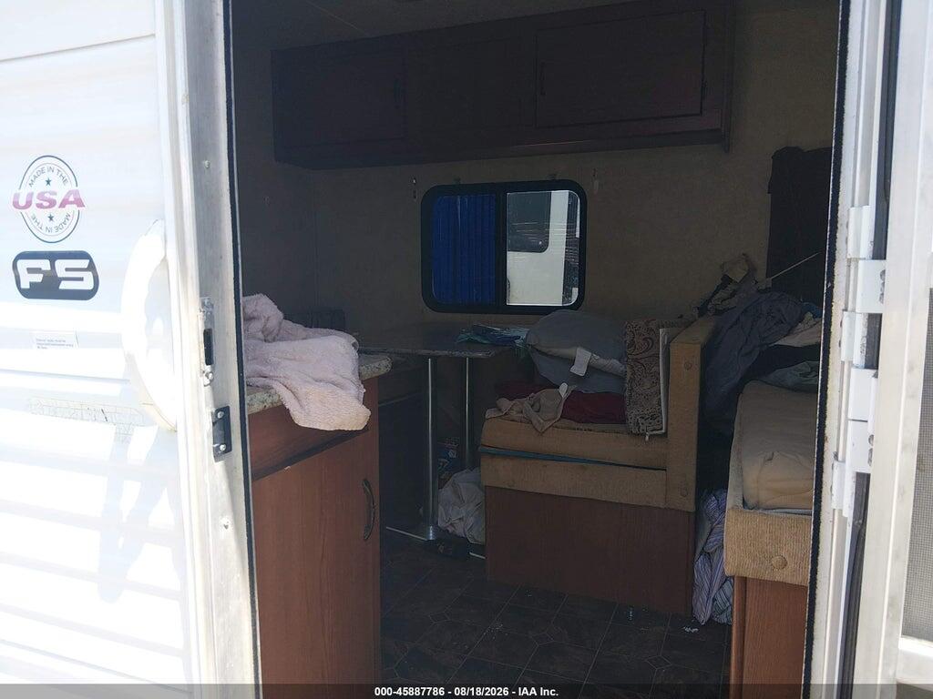 4X4TWDB15ER345557 2014 FOREST RIVER WILDWOOD X-LITE 195B photo no. 5