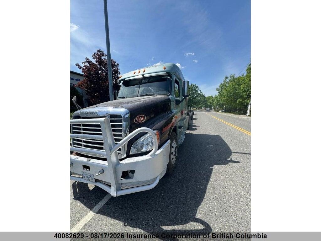 1FUJGLD17ELFL7907 2014 FREIGHTLINER CASCADIA 125 photo no. 3