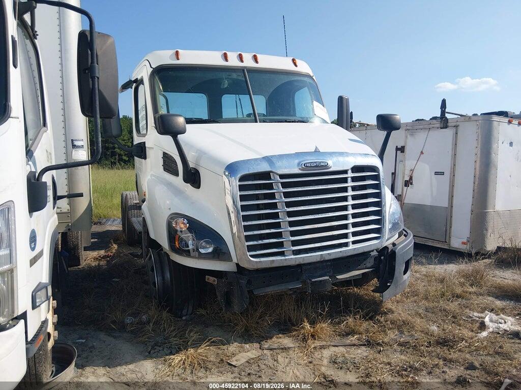 1FUJGBDV4LLLT8546 2020 FREIGHTLINER CASCADIA 113 photo no. 1
