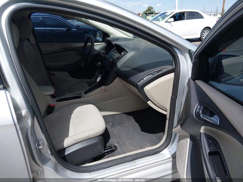1FADP3F22FL221586 2015 FORD FOCUS photo no. 5